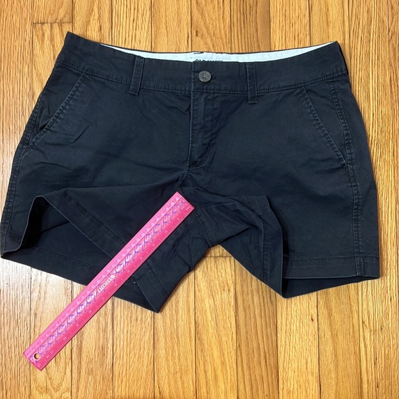 Old Navy Shorts - Picture 2 of 4